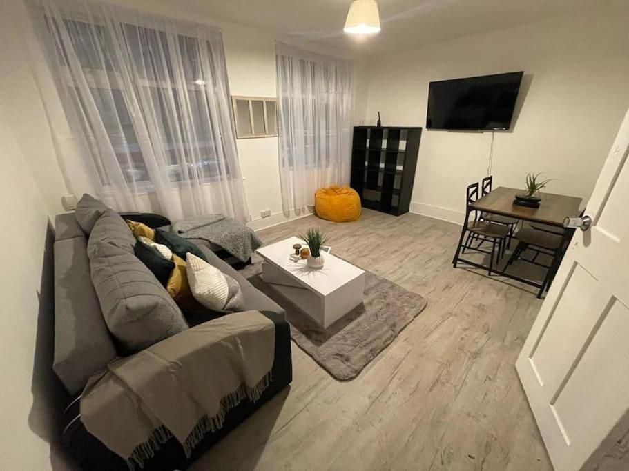 Spacious 2 Bedroom On Tower Bridge Londýn Exteriér fotografie